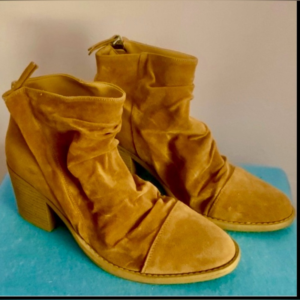 Qupid Tan Ankle Boots